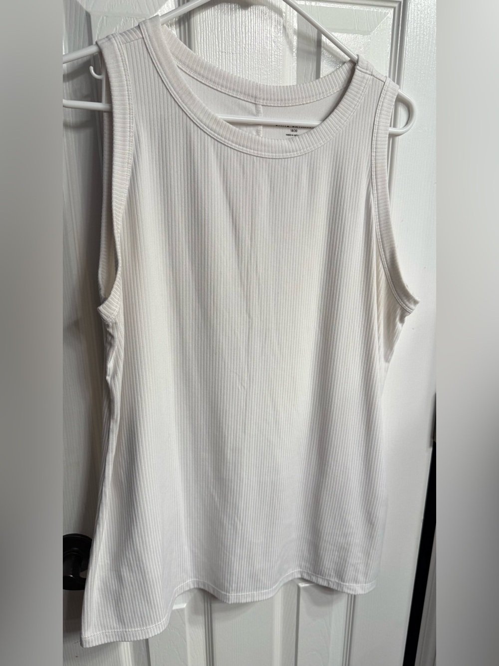 Lane Bryant 18/20 White Ribbed Tank - Sleeveless Crew